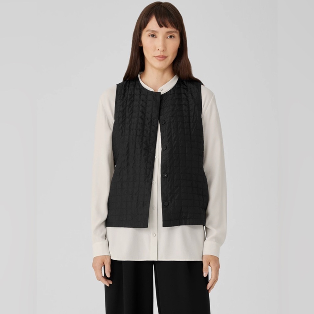 NWT - EILEEN FISHER - Elsa insulated Pristine Vest in black. Size: XS